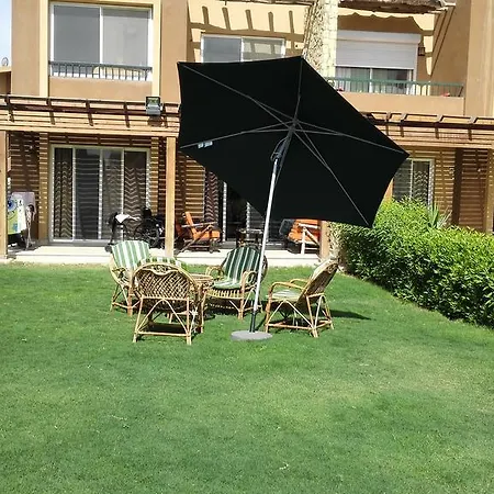Three-Bedroom Garden Chalet At Marina Wadi Degla For Families