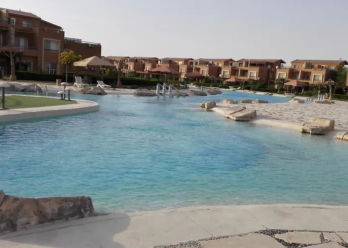 Three-bedroom Garden At Marina Wadi Degla For Families *