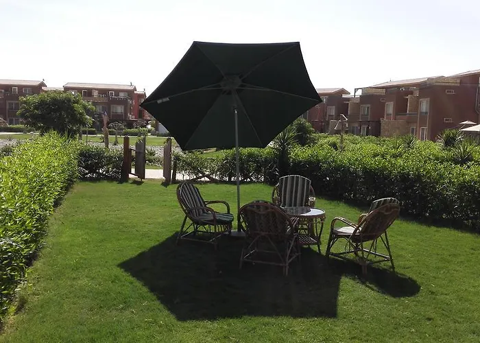 Three-bedroom Garden At Marina Wadi Degla For Families Dağ evi