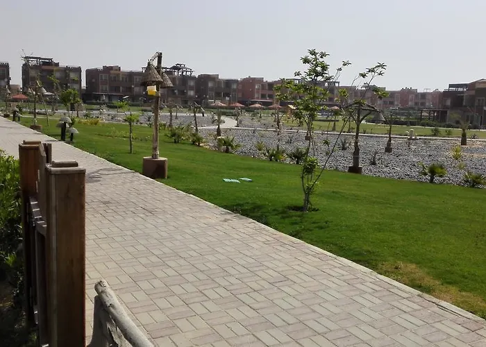 Dağ evi Three-bedroom Garden At Marina Wadi Degla For Families *
