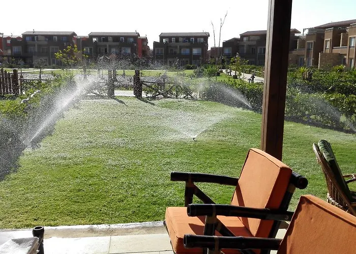Three-bedroom Garden At Marina Wadi Degla For Families *